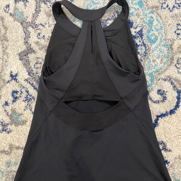 LuLuLemon Tank - Picture 1 of 2
